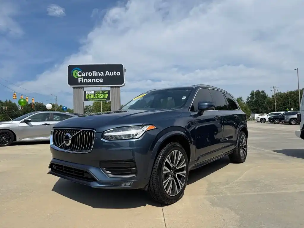 2020 Volvo XC90 T6 Momentum 6 Passenger AWD's photo
