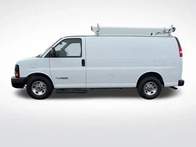 2014 Chevrolet Express Work Van HD 2500 photo 3