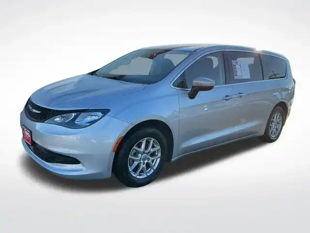 2023 Chrysler Voyager LX's photo