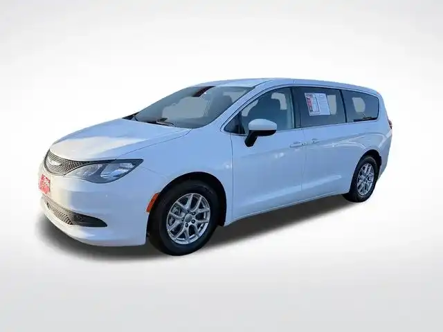 2023 Chrysler Voyager LX's photo