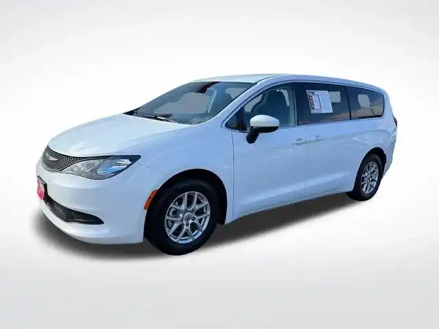 2023 Chrysler Voyager LX's photo