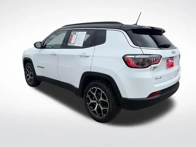 2025 Jeep Compass Limited 4X4 photo 4