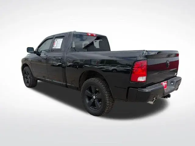 2015 RAM 1500 Express 4x4 Quad Cab photo 4