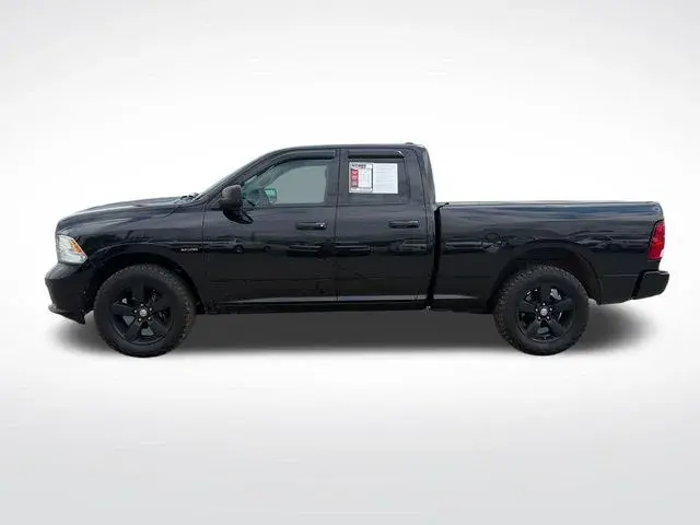 2015 RAM 1500 Express 4x4 Quad Cab photo 3
