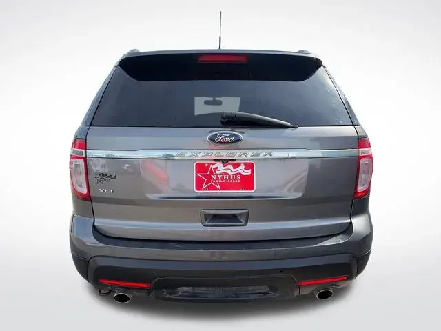 2015 Ford Explorer XLT 4x4 photo 5