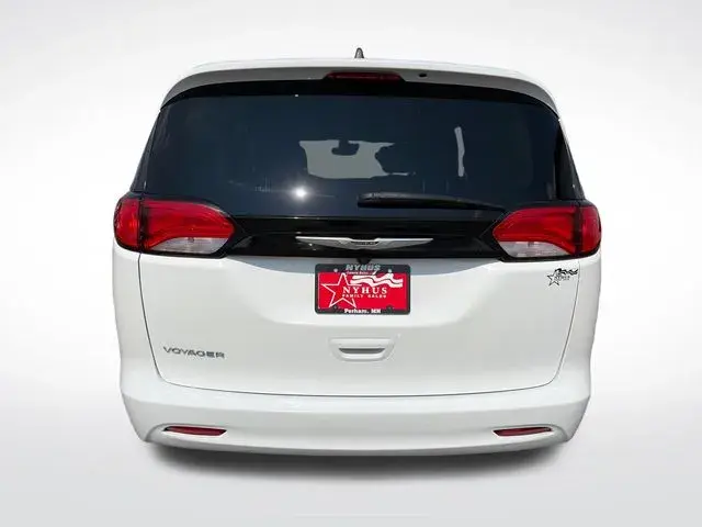 2023 Chrysler Voyager LX photo 5