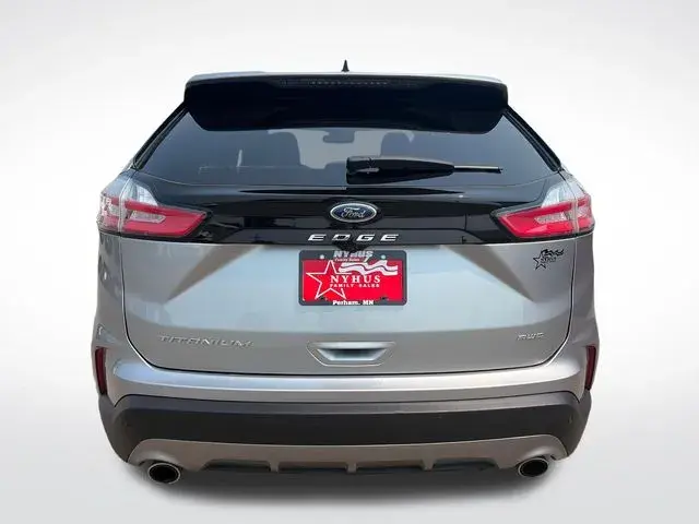 2023 Ford Edge Titanium AWD photo 5