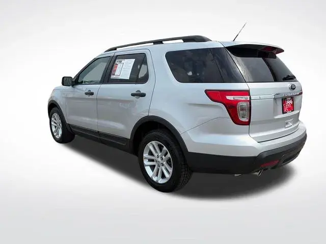 2015 Ford Explorer Base photo 4