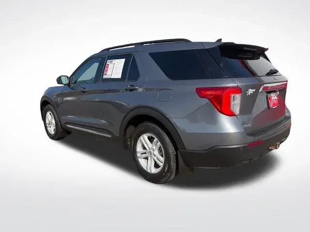 2021 Ford Explorer XLT 4WD photo 4