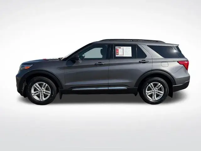 2021 Ford Explorer XLT 4WD photo 3