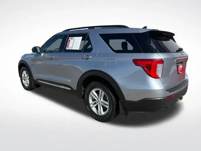 2021 Ford Explorer XLT 4WD photo 4