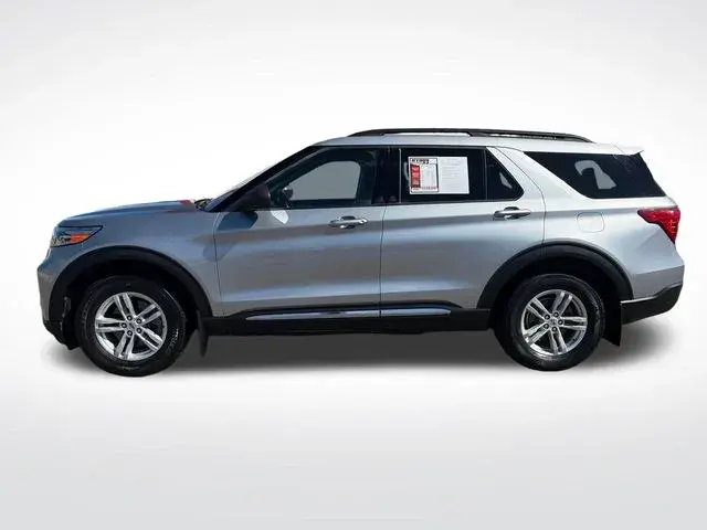 2021 Ford Explorer XLT 4WD photo 3