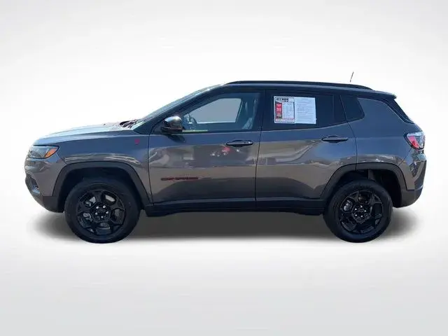 2024 Jeep Compass Trailhawk 4X4 photo 3