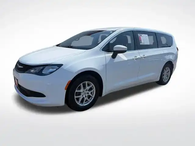 2023 Chrysler Voyager LX's photo