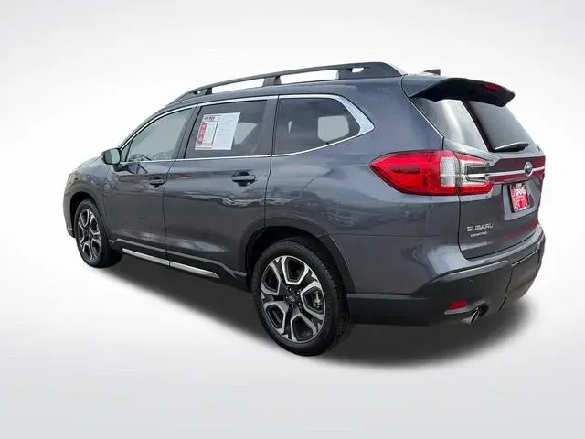 2023 Subaru Ascent Limited 7 Passenger photo 4