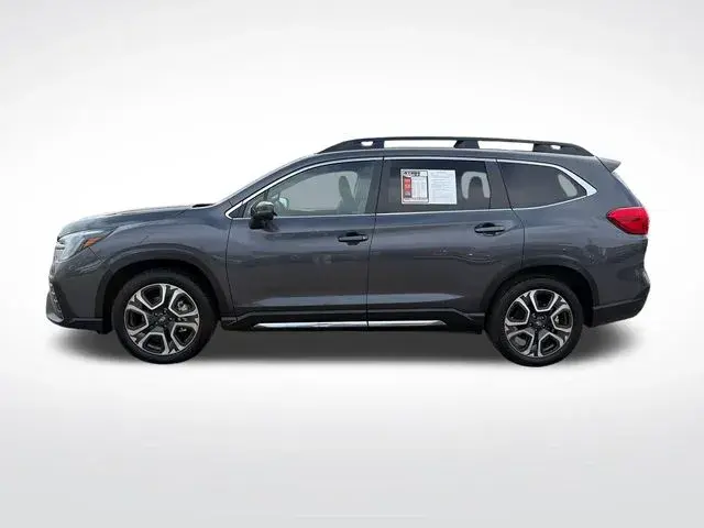 2023 Subaru Ascent Limited 7 Passenger photo 3