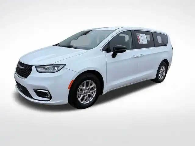 2024 Chrysler Pacifica Touring L's photo