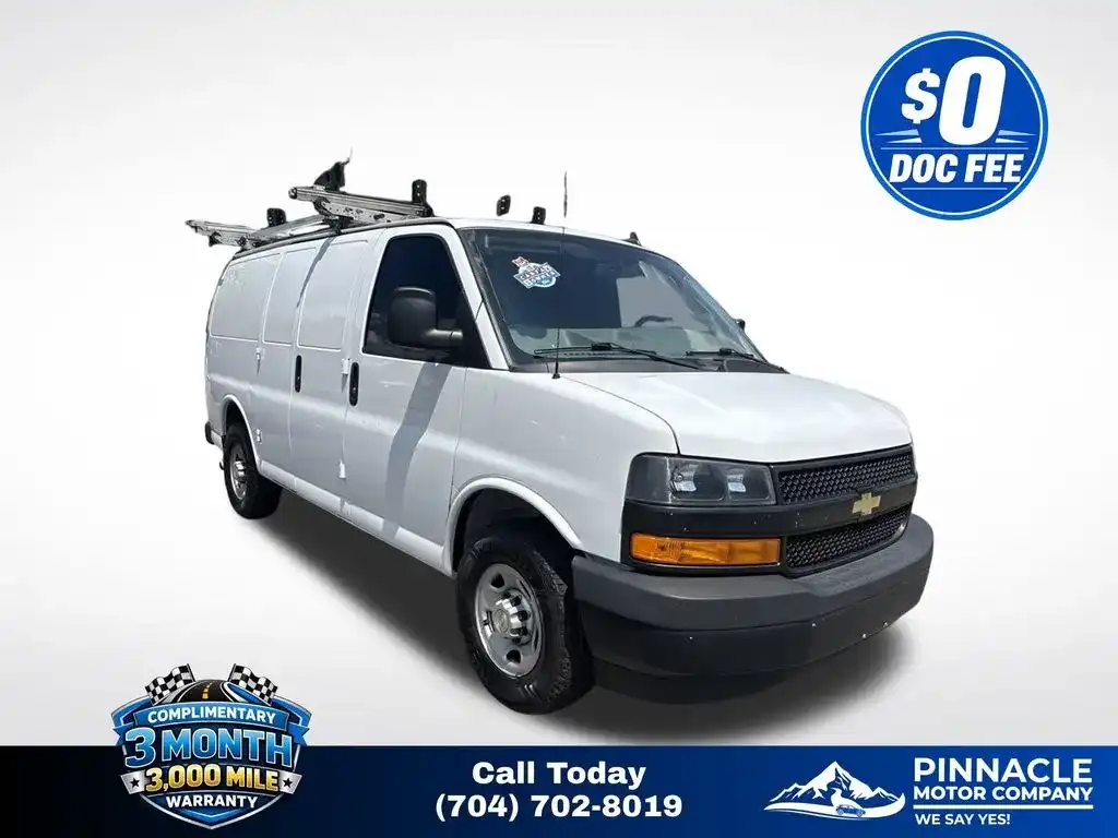 2022 Chevrolet Express Work Van HD 2500's photo