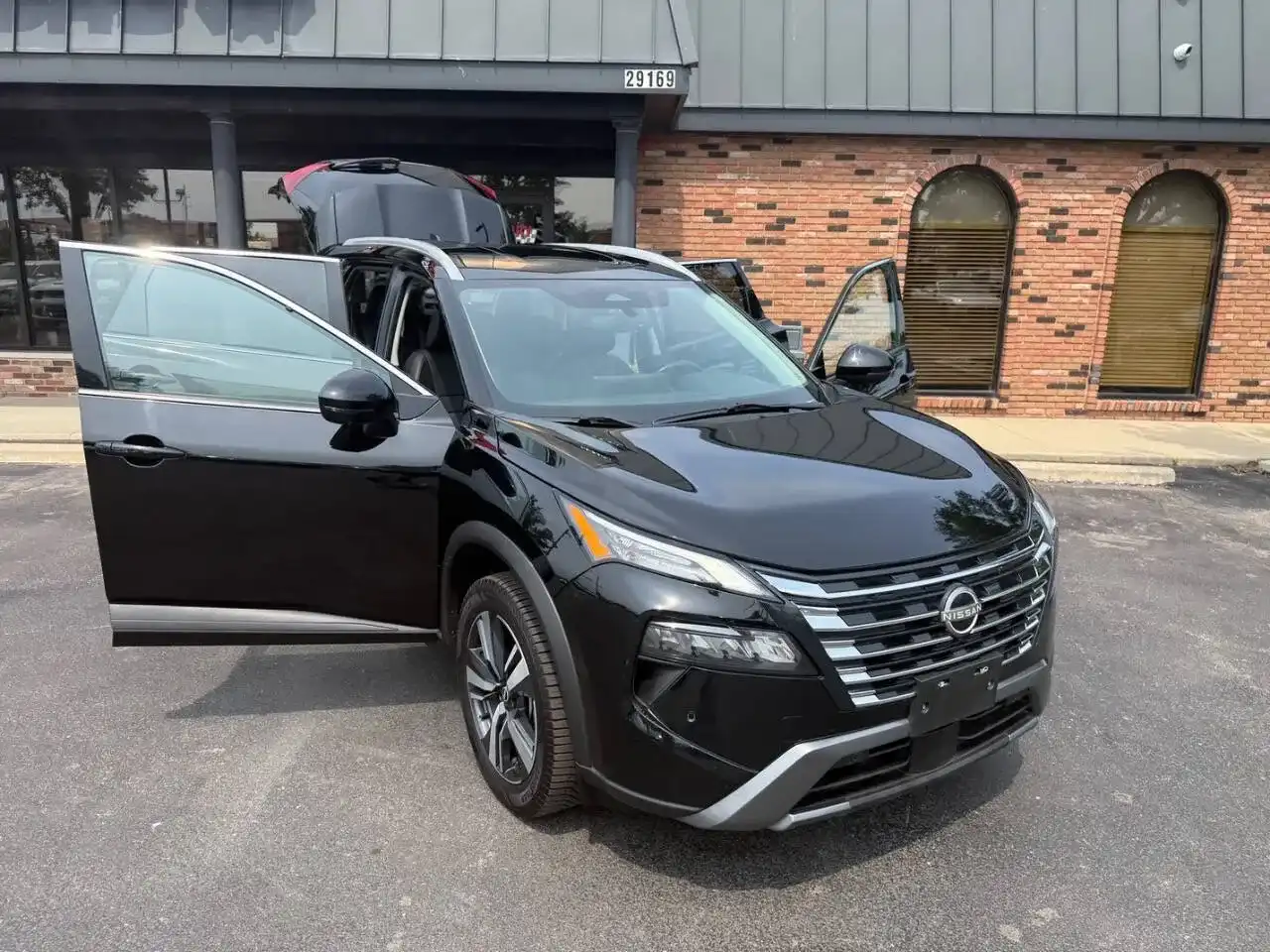 2024 Nissan Rogue SL AWD's photo