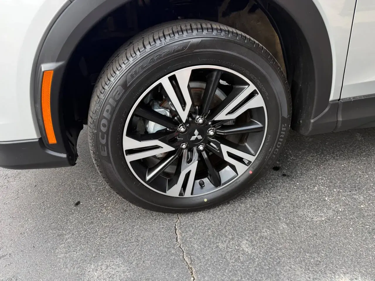 2025 Mitsubishi Eclipse Cross SE S-AWC photo 4