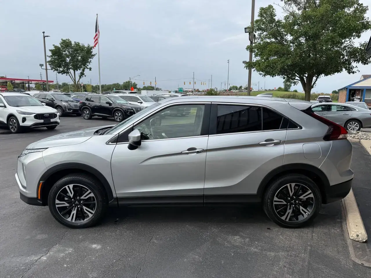 2025 Mitsubishi Eclipse Cross SE S-AWC photo 5
