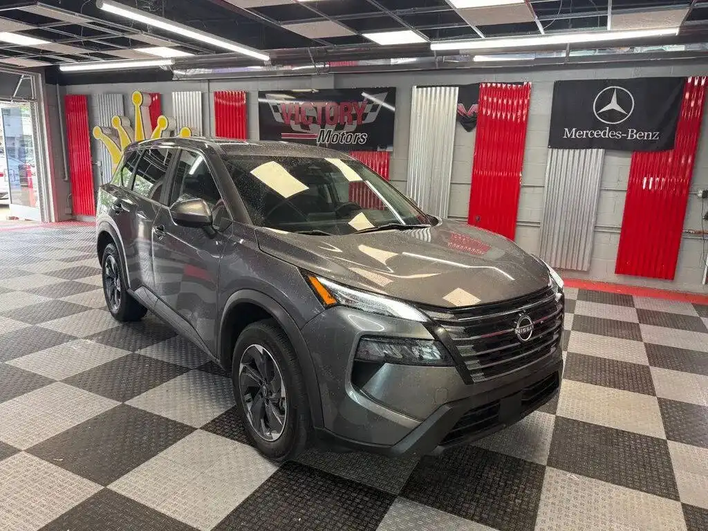 2024 Nissan Rogue SV FWD's photo