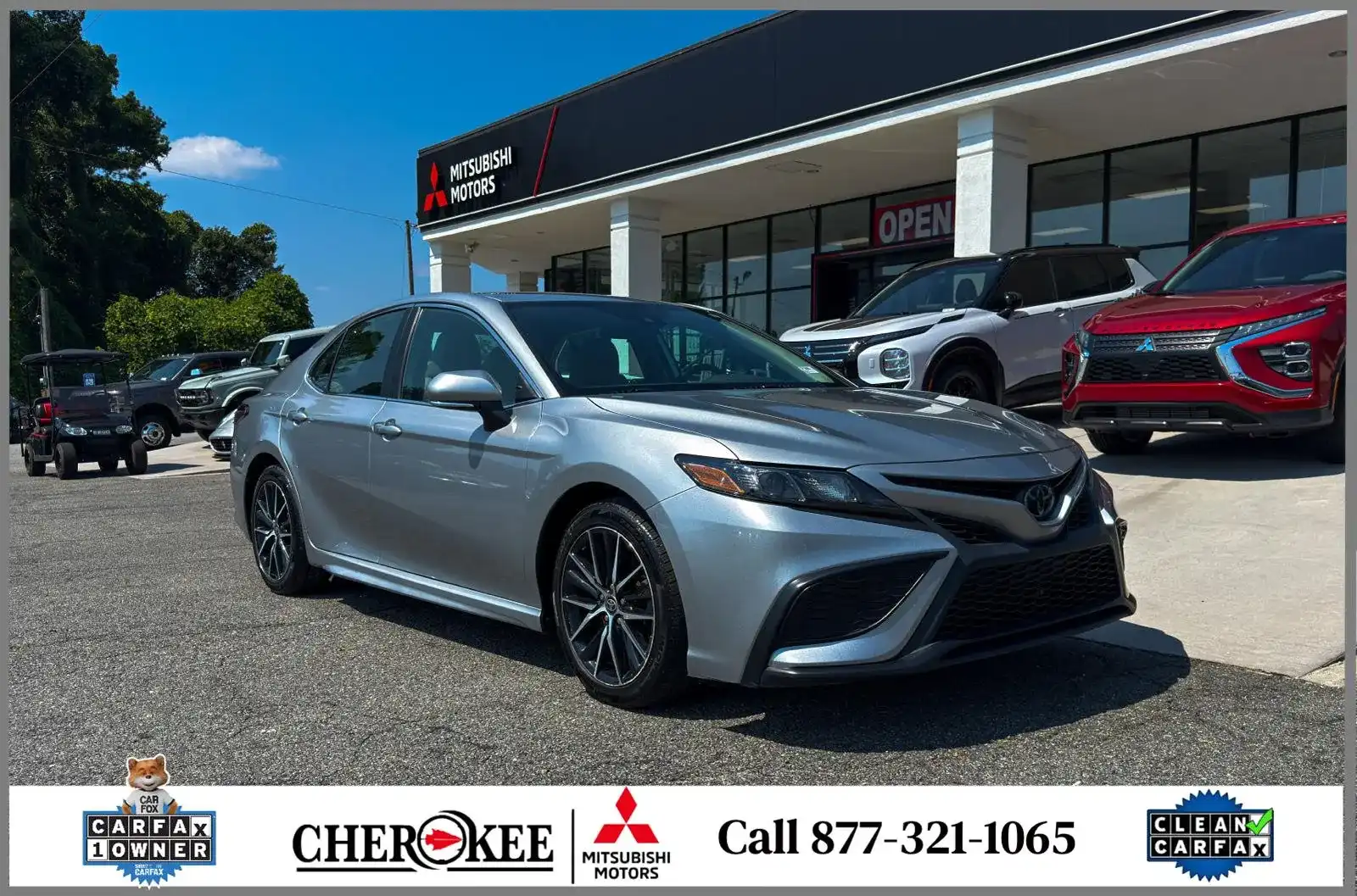 2023 Toyota Camry SE's photo