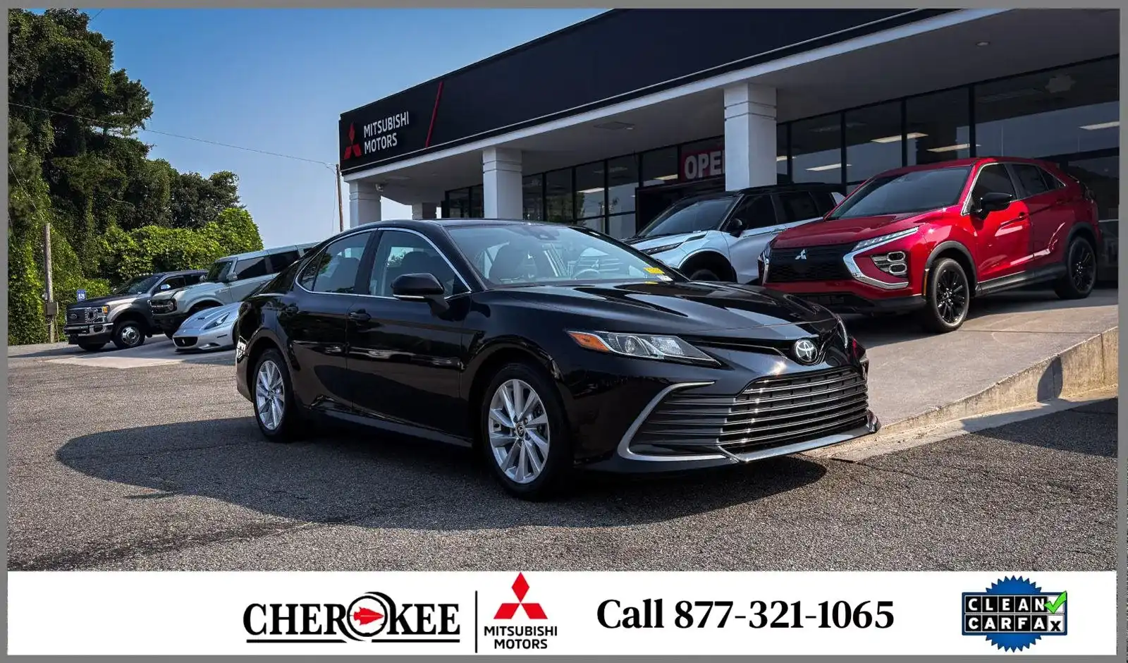 2023 Toyota Camry LE's photo