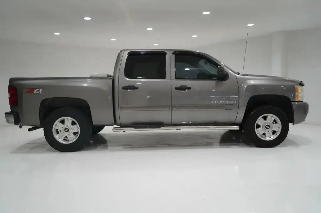 2009 Chevrolet Silverado 1500 1LT 4X4 Crew Cab's photo