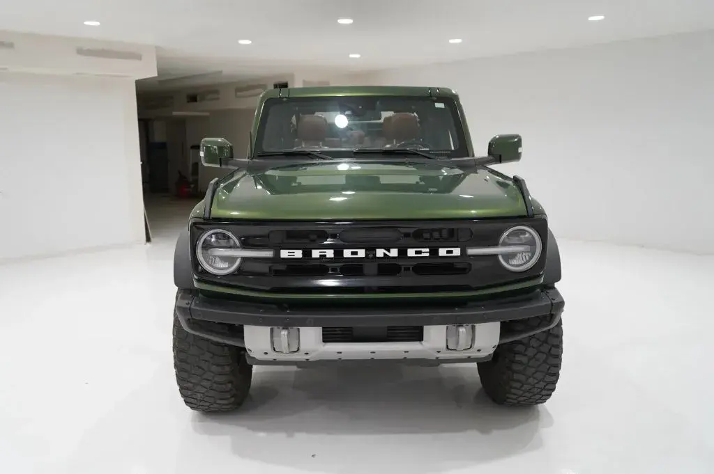 2022 Ford Bronco Outer Banks Advanced 4x4 photo 3