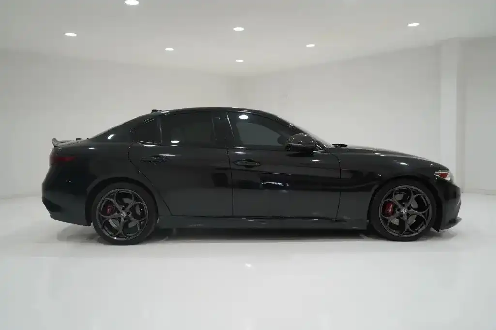 2019 Alfa Romeo Giulia 2.0 Ti Sport Auto's photo