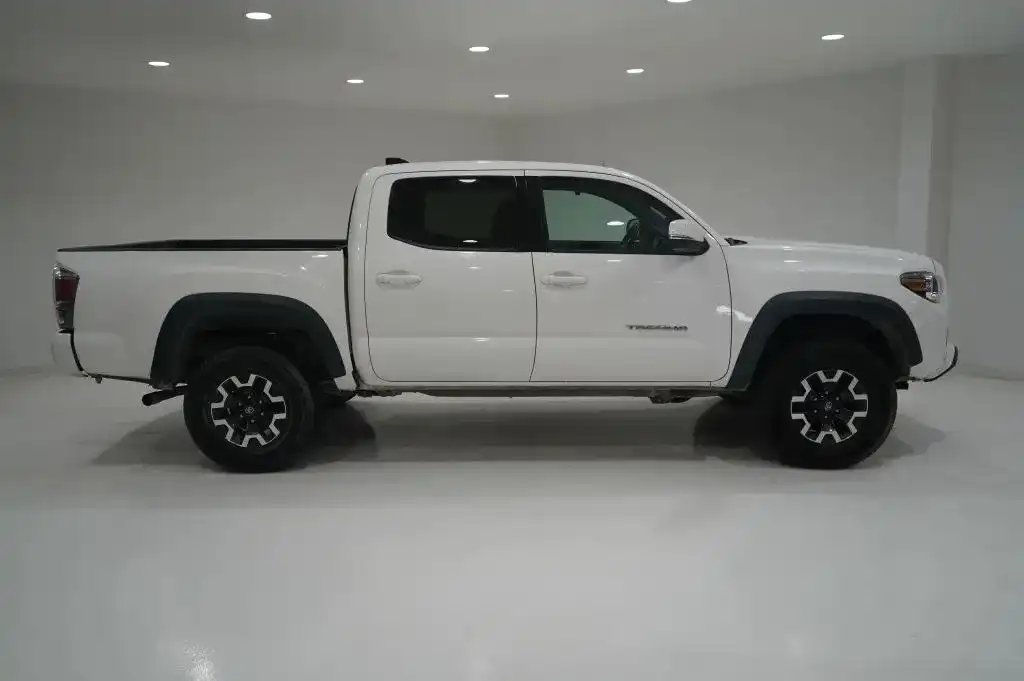 2021 Toyota Tacoma TRD Off-Road Double Cab 4WD V6 Auto Short Bed's photo