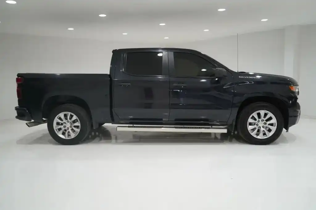 2022 Chevrolet Silverado 1500 Custom Crew Cab Short Box's photo