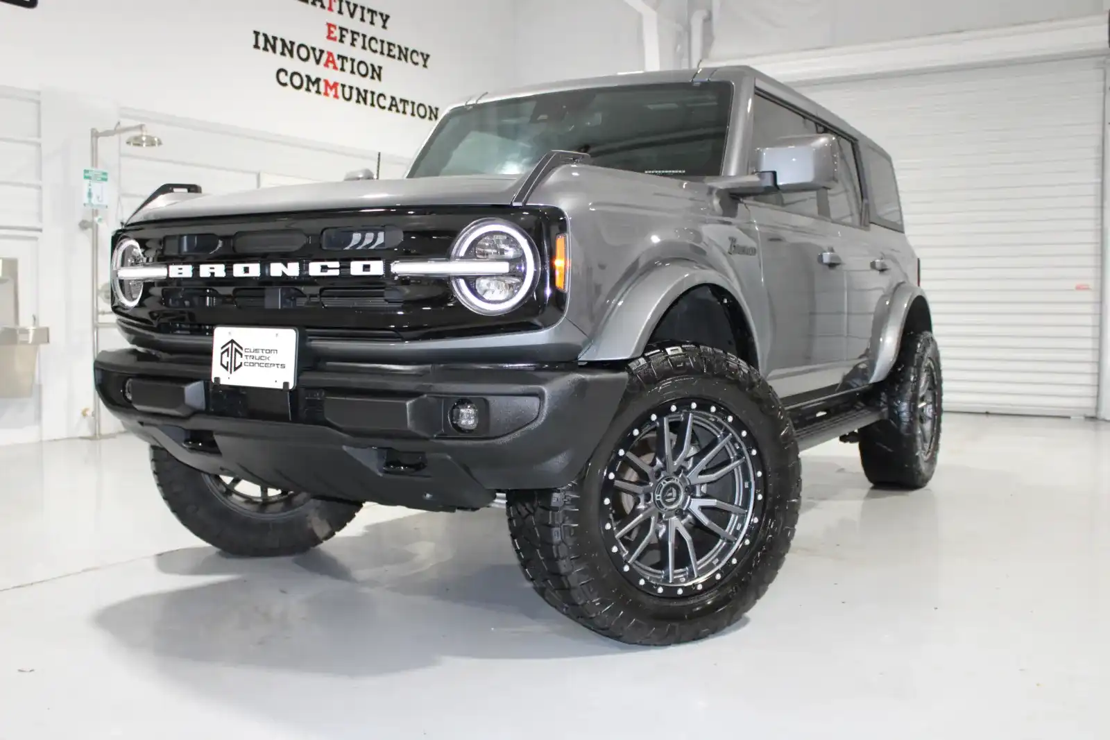 2024 Ford Bronco Outer Banks 4x4's photo