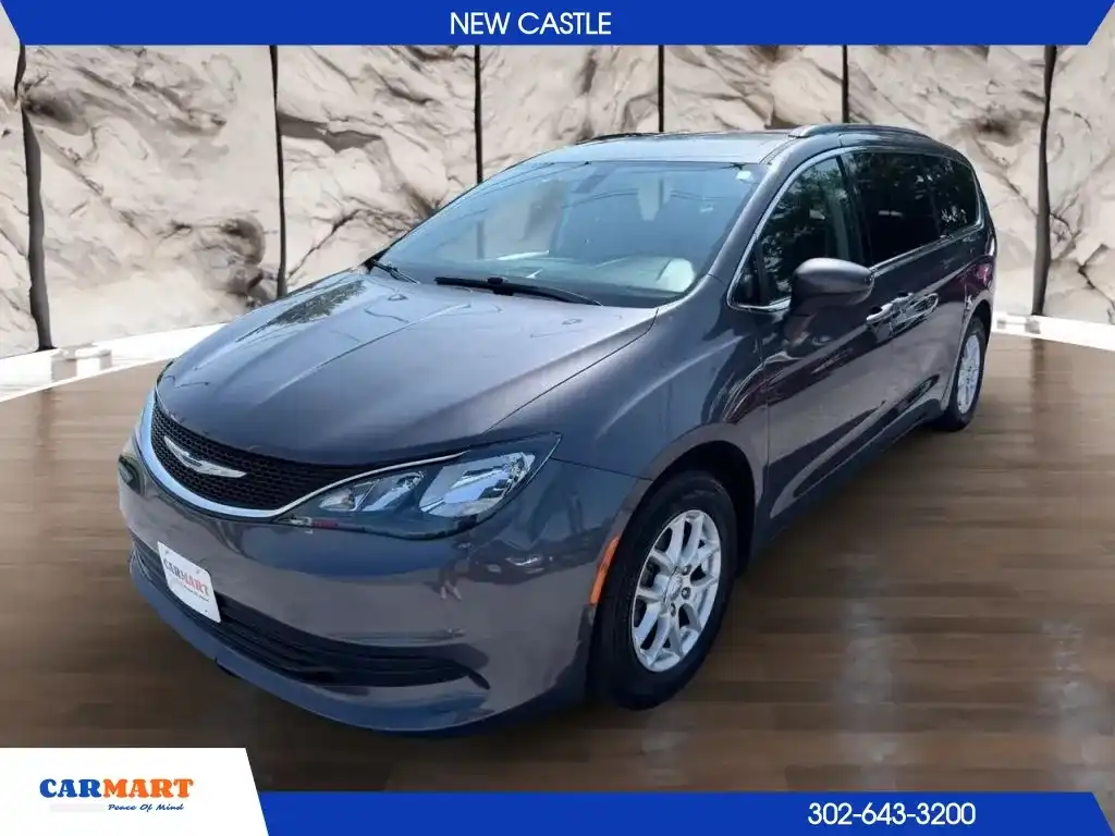 2020 Chrysler Voyager LXI's photo