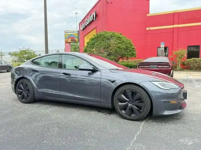 2023 Tesla Model S Base's photo