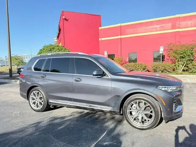 2019 BMW X7 xDrive50i's photo