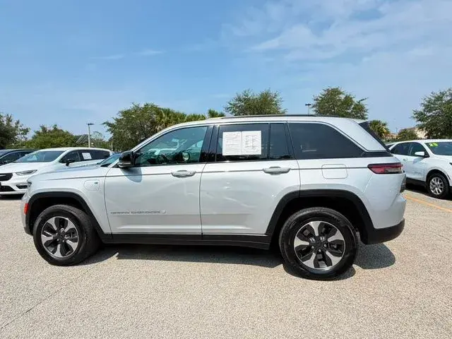 2024 Jeep Grand Cherokee 4xe 4WD photo 5