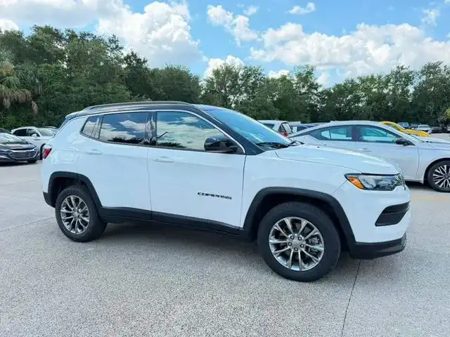 2025 Jeep Compass Limited 4X4's photo