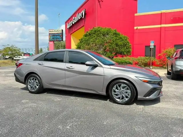 2024 Hyundai Elantra 2.0 SEL IVT's photo