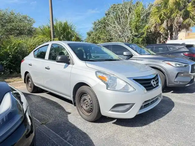 2015 Nissan Versa 1.6 S AT's photo