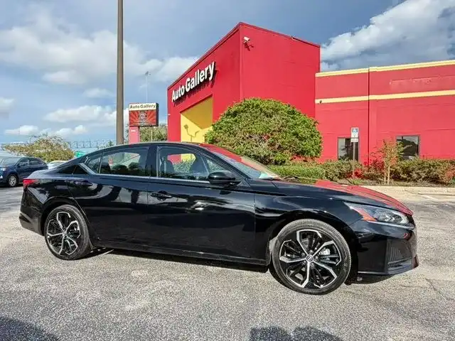 2025 Nissan Altima 2.5 SR's photo