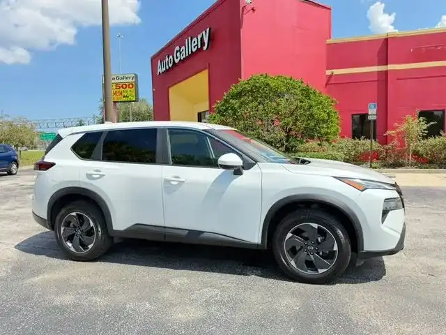 2025 Nissan Rogue SV AWD's photo