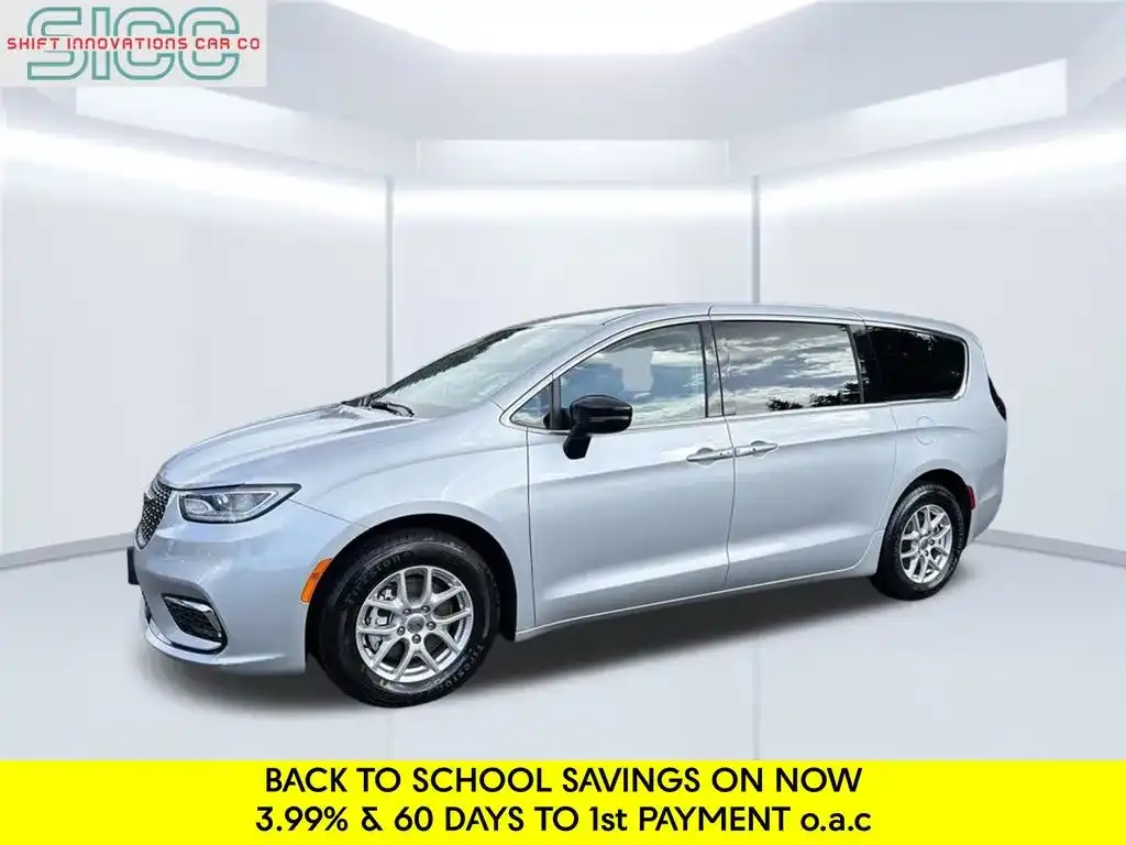 2024 Chrysler Pacifica Touring L's photo