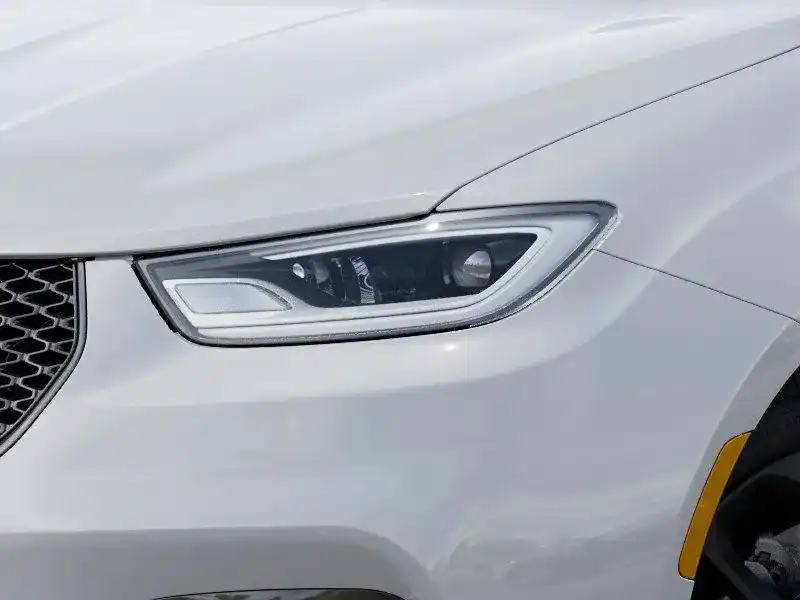 2026 Chrysler Pacifica Select AWD's photo