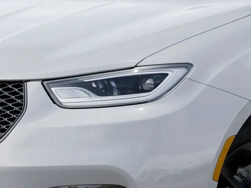 2026 Chrysler Pacifica Select AWD photo 1