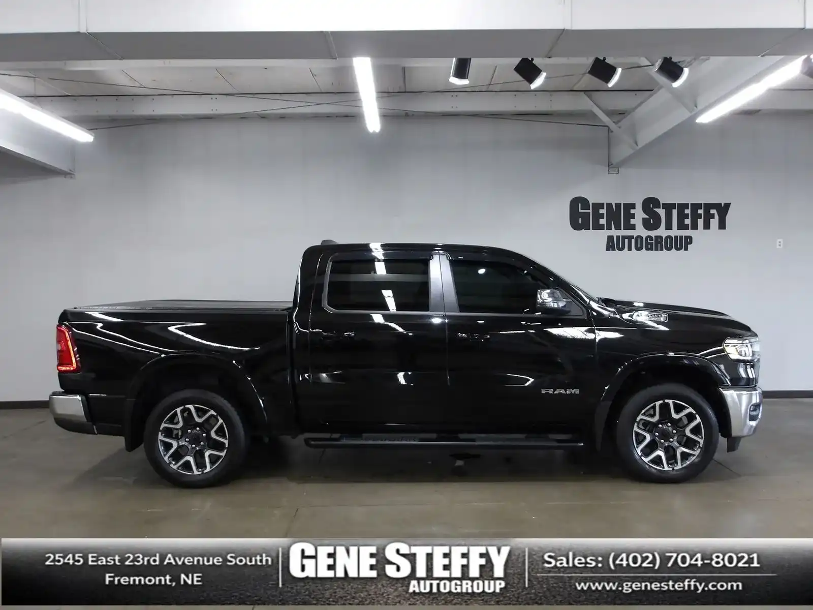 2025 RAM 1500 Laramie 4x4 Crew Cab 5'7's photo