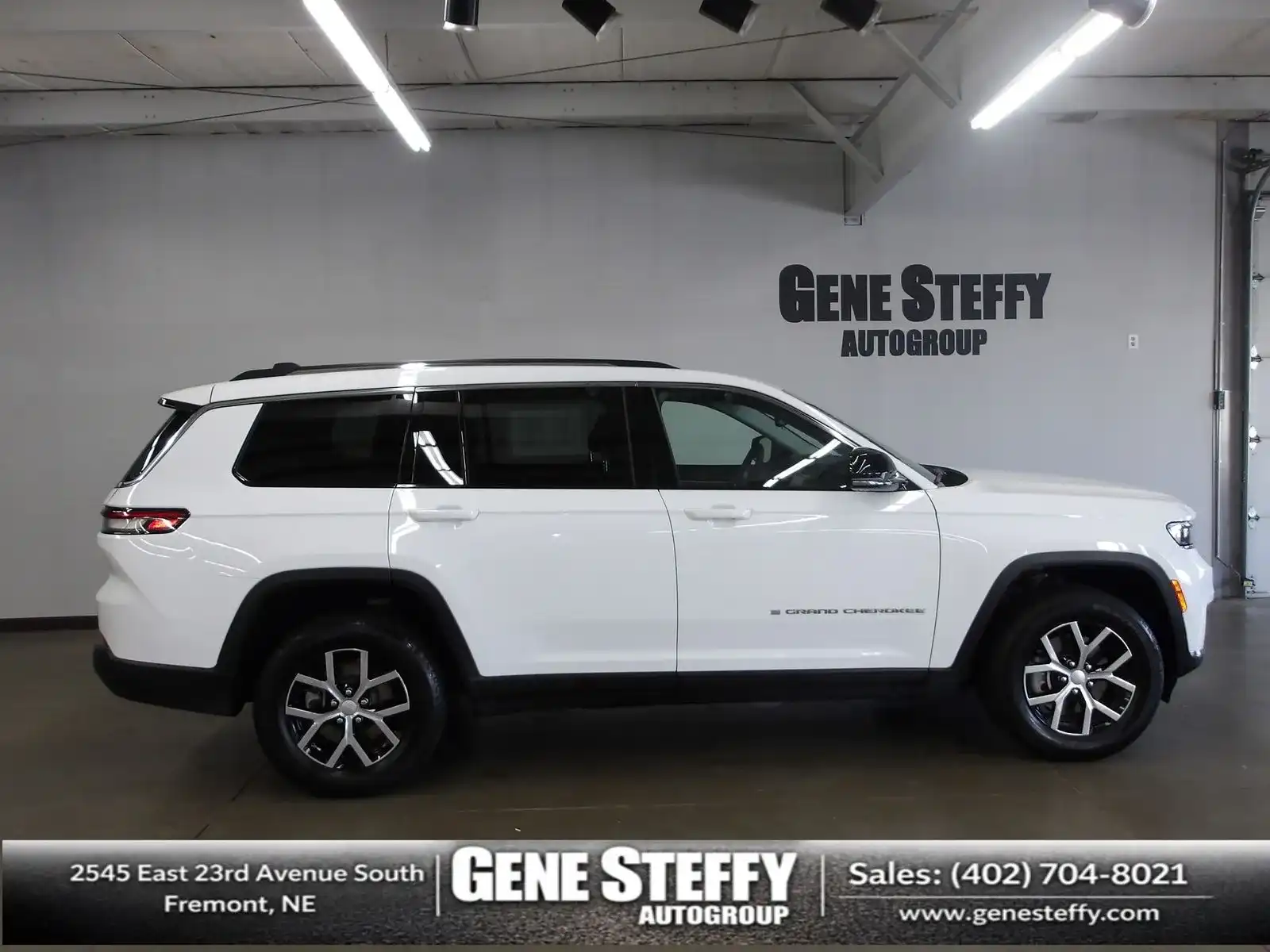 2023 Jeep Grand Cherokee L Limited 4x4's photo