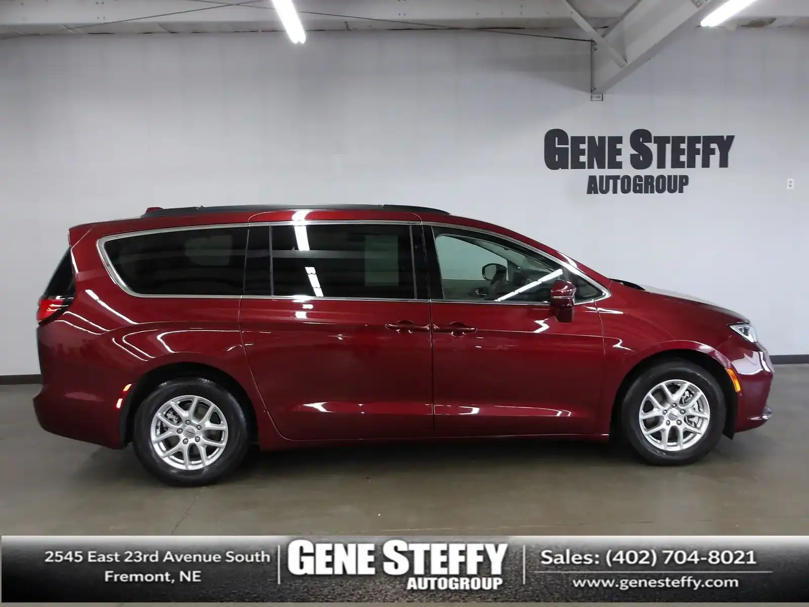 2022 Chrysler Pacifica Touring L's photo