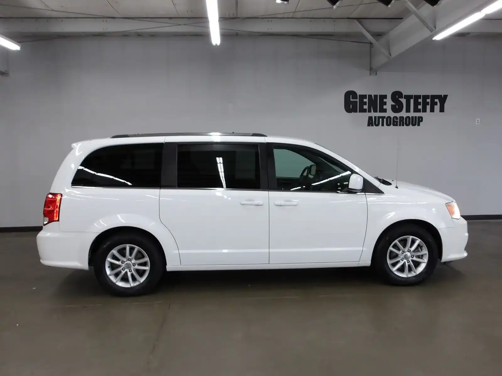 2019 Dodge Grand Caravan SXT's photo